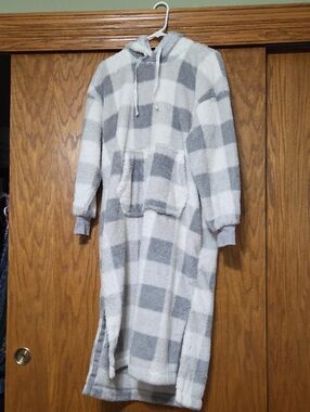 Joyspun Long Fuzzy, Warm Blanket Sweatshirt Pullover